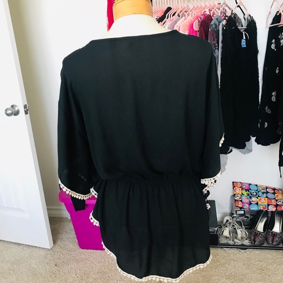 Embroidered Blouse - Picture 3 of 4